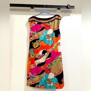 Trina Turk shift dress, L, such beautiful vibrant colors!
Boat neckline
